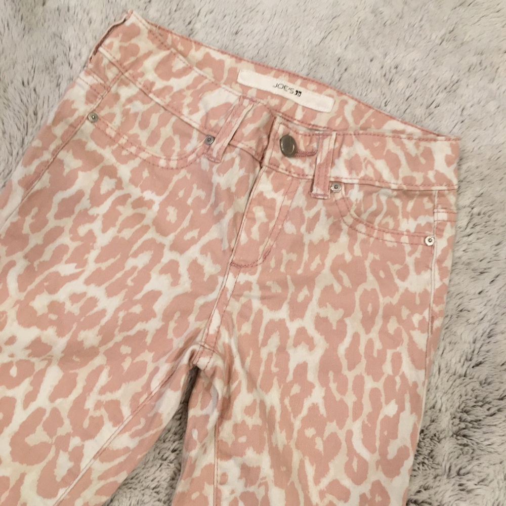 💕 Pink leopard print jeans 💕
